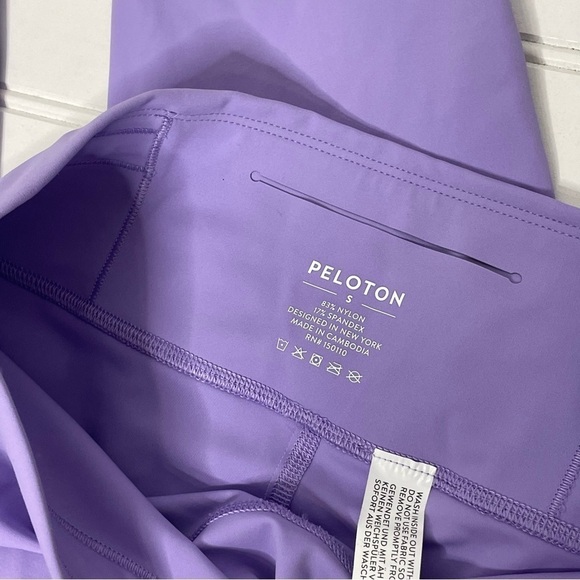 Peloton Women's High Rise Elastic Waist Capri Leggings 647 - Picture 10 of 11